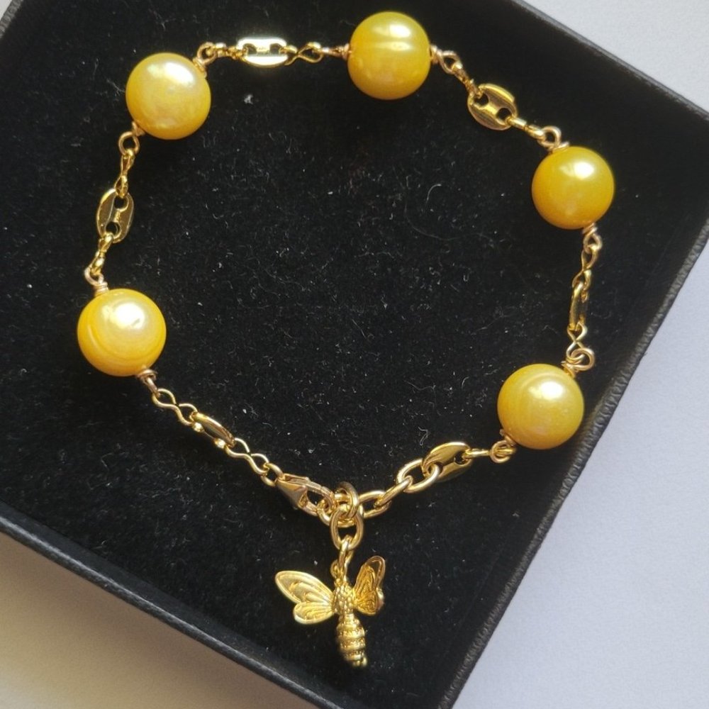NEW Natural Golden South Sea Pearls w/ Bee Charm bracelet
